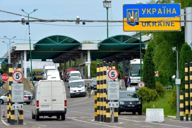 На Львівщині запрацював піший перехід у Шегинях