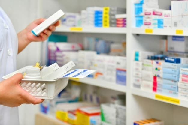 МОЗ закликає фармацевтів, що виїхали на захід України, йти на роботу в місцеві аптеки
