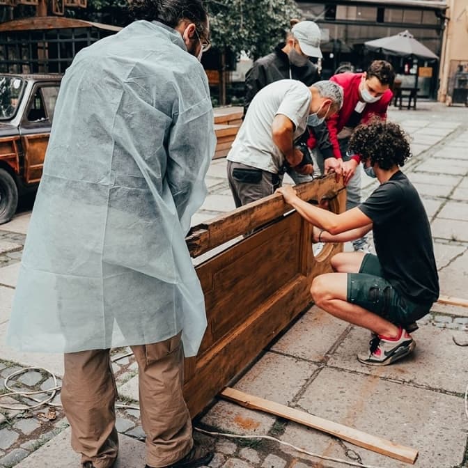 Як у Львові реставрують браму з житлового будинку. Фото, відео