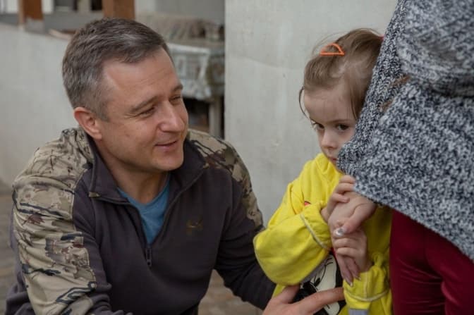 Маленька Вероніка провела 50 днів під землею, ховаючись з сім'єю від обстрілів