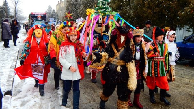 Нині святкують Щедрий вечір, Меланки та Старий Новий рік. Традиції