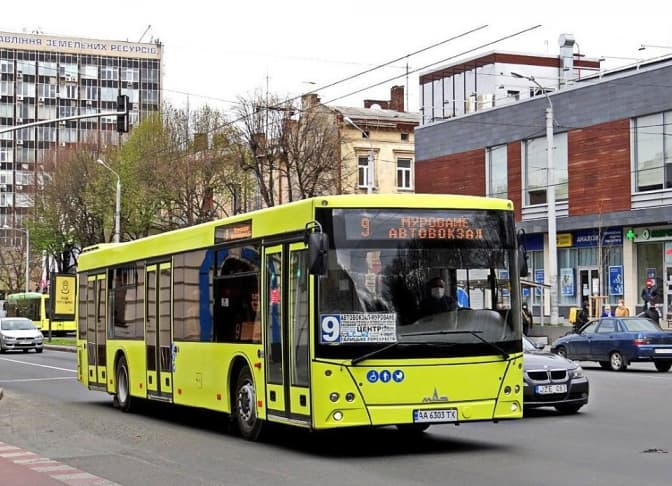 У Львові штрафують перевізників, які завчасно з’їжджають з маршрутів