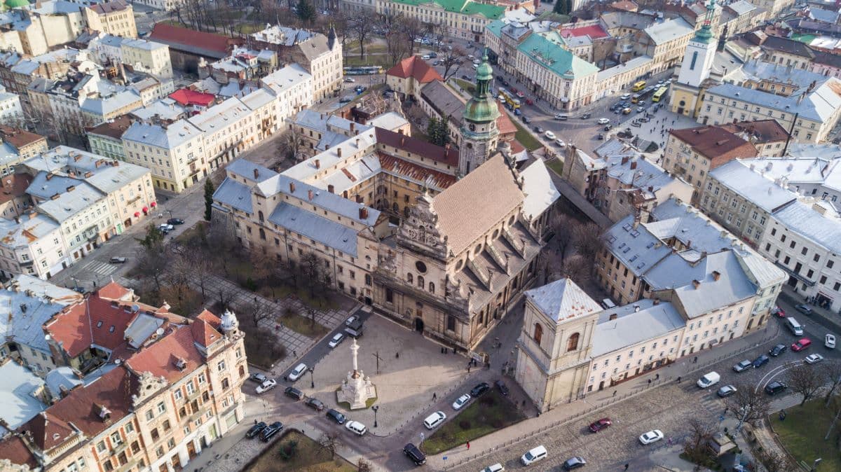 Усі вулиці Львова з квадрокоптера. У мережі опублікували відеоархів