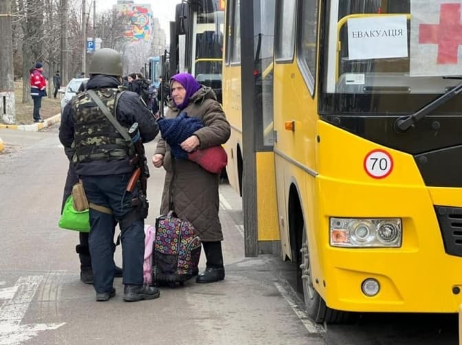 З «Азовсталі» евакуйовано всіх жінок, дітей та людей похилого віку