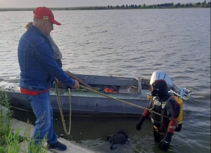 На Львівщині перекинувся човен на озері: один чоловік загинув, іншого врятували. Доповнено