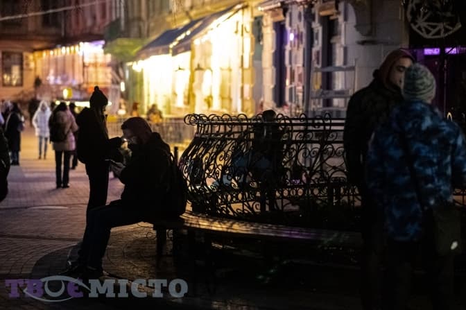 У Львові проводять роботи із заміни вуличного освітлення