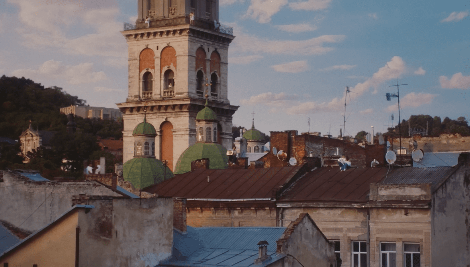 Кадр з кліпу YAKTAK про Львів