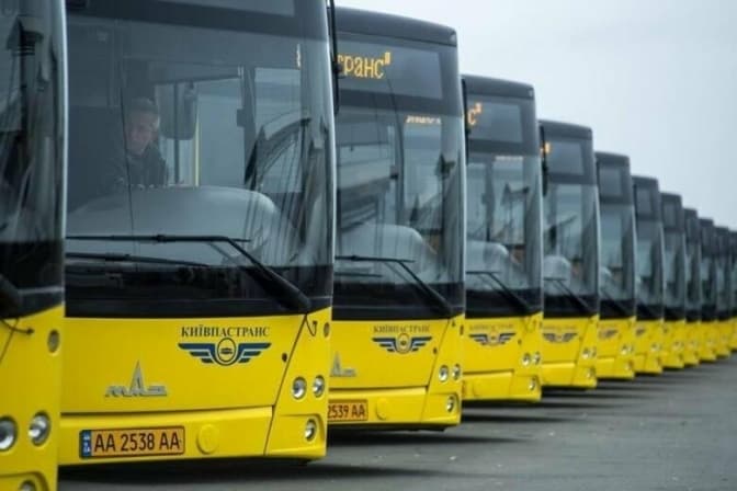 Завтра ряд автобусів у Києві змінять маршрути руху. Перелік