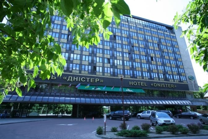 Арештований готель «Дністер», що належить росіянину, продовжує працювати