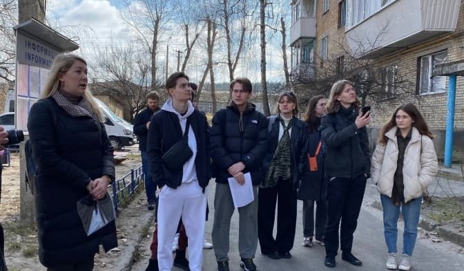 Столичні студенти розроблять проєкт відновлення будинку з графіті Бенксі на Київщині