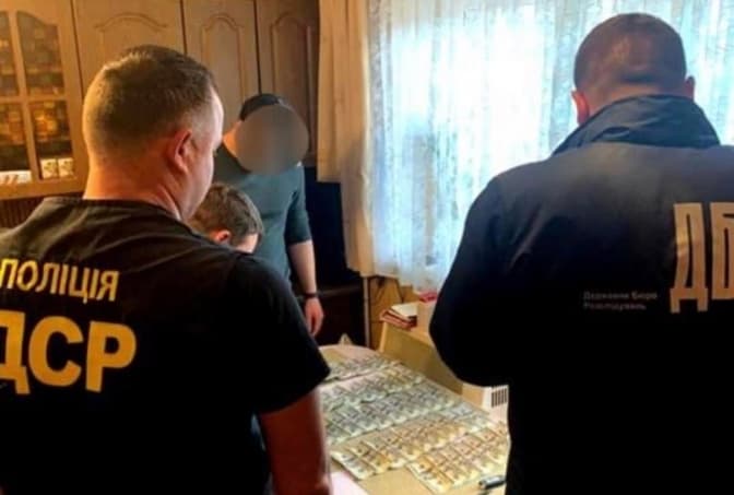 Інспекторки прикордонної служби організували схему переправляння ухилянтів за кордон