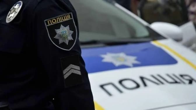 У львівській аптеці чоловік вимагав ліки безкоштовно та погрожував зброєю