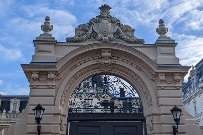 У Львові завершили масштабну реставрацію Палацу Потоцьких. Фото до та після