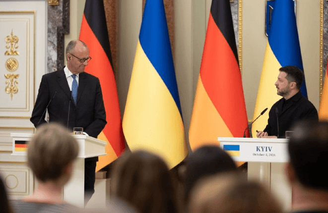 Фрідріх Мерц під час візиту до Києва 4 жовтняна брифінгу із Володимиром Зеленським / Фото: ОП
