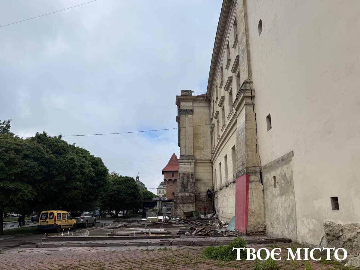 "Дещо в аварійному стані". Що буде з площею в центрі Львова, де була "Язиката теща"