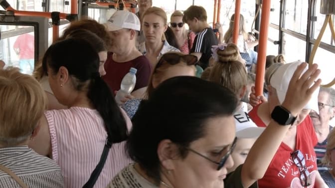 Чи перевіряють справність кондиціонерів у громадському транспорті Львова. Що каже місто