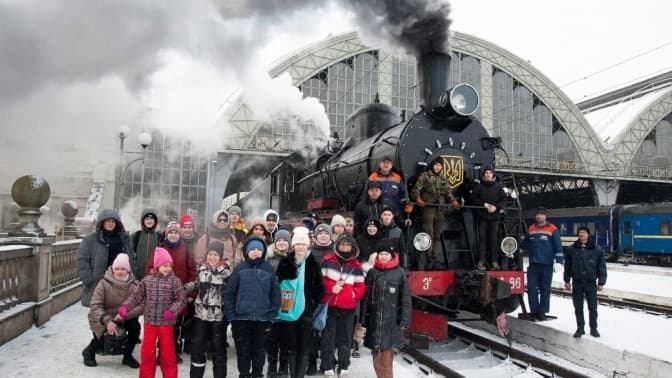 У Львові розпочав курсувати різдвяний ретро-потяг
