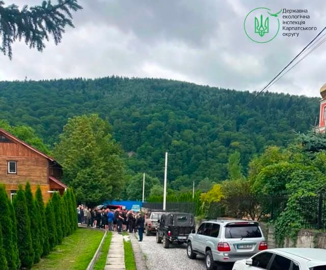 В Карпатах джипери намагались заблокувати екоперевірки