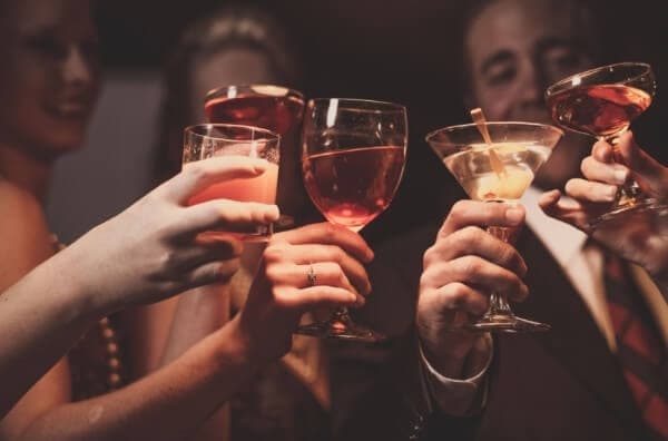 У Львові на літніх майданчиках дозволили вживати спиртні напої