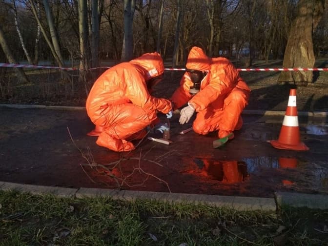 У Львові рятувальники зібрали 800 грам ртуті, яку розлили біля зупинки