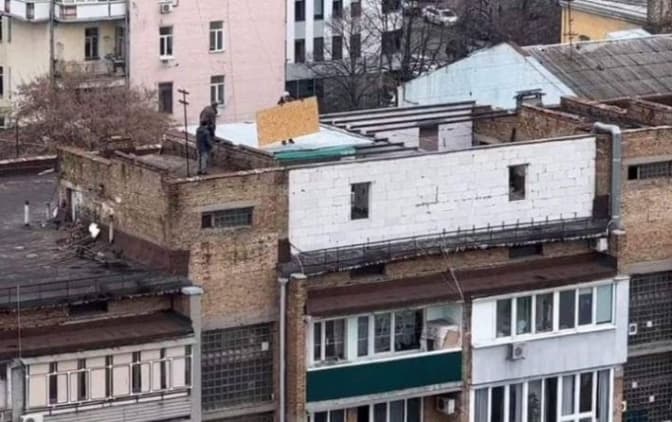На даху багатоповерхівки у Голосієві виявили незаконну надбудову