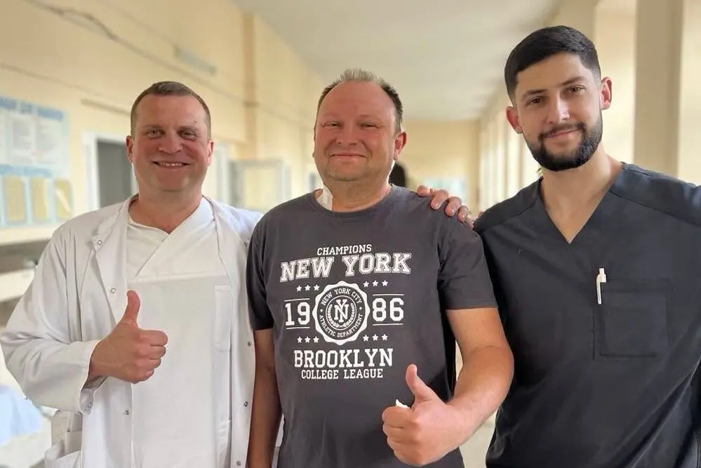 Думав, що звичайний жировик. У Львові прооперували чоловіка з рідкісною пухлиною, яку мав 15 років