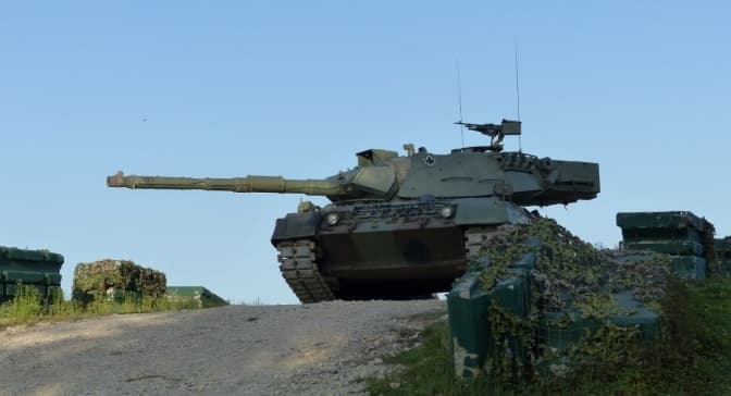 Німеччина передала Україні ще 10 танків Leopard та іншу військову техніку
