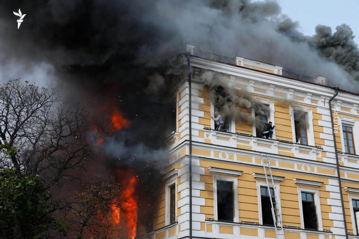 Росія вдарила по будівлі Академії наук у Києві: Зеленський відреагував на атаку