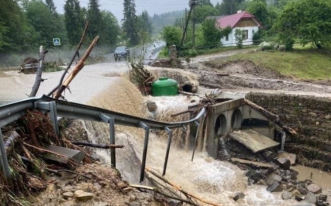 Експерти про запуск аеропорту «Львів» у час війни та затоплення через зливи на Львівщині. Підсумки доби
