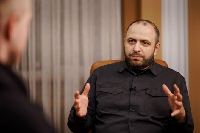 У Львові сильна злива підтопила вулиці та Рустем Умєров стане новим міністром оборони. Підсумки доби