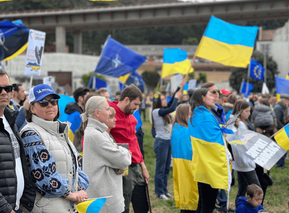 Скільки українських біженців планують повернутися додому після війни. Опитування
