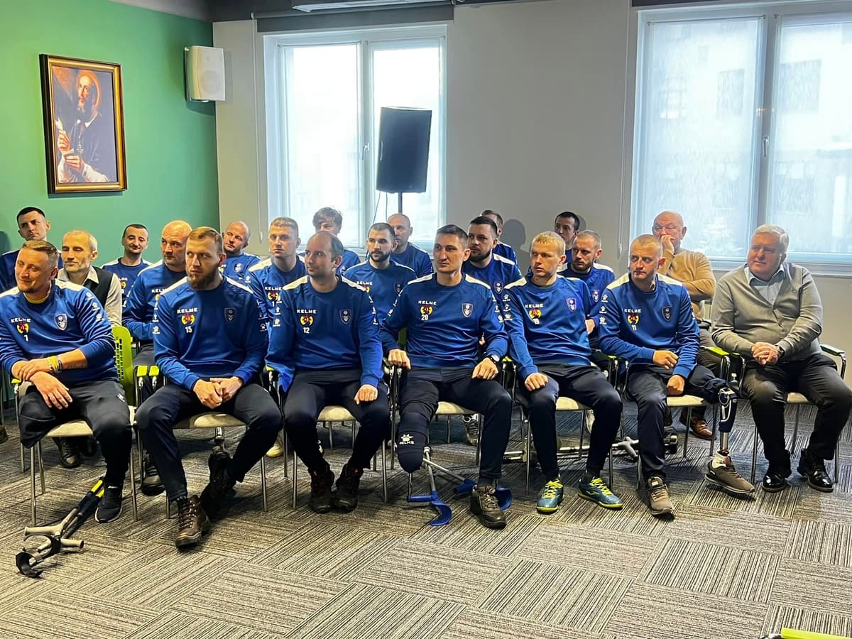 У Львові представили футбольну команду військових з інвалідністю