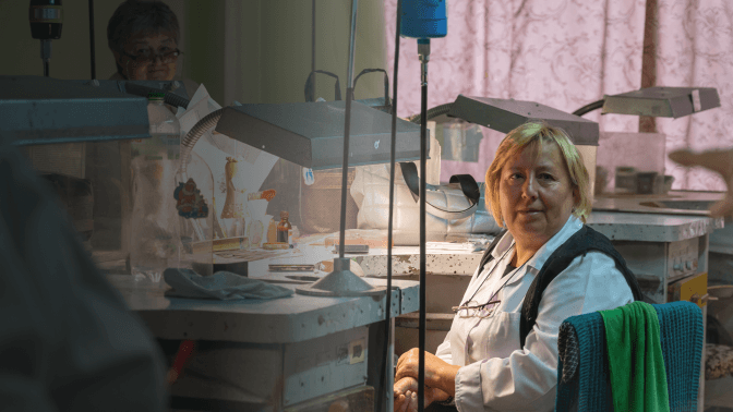 Львівський ювелірний піде з молотка. Репортаж із заводу, що працює 80 років