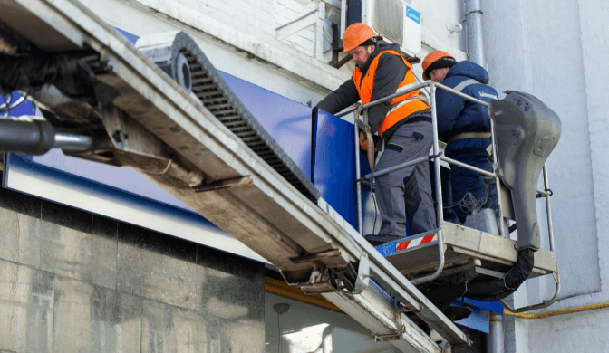 У Києві в листопаді демонтували понад 1500 незаконних реклам
