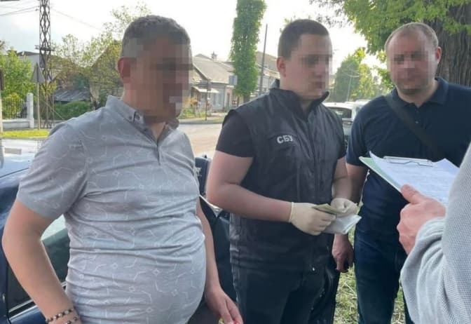 На Львівщині головний лікар за тисячу доларів робив довідки для уникнення мобілізації