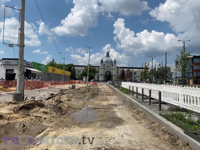 Як ремонтують вулицю Чернівецьку у Львові. Актуальні фото