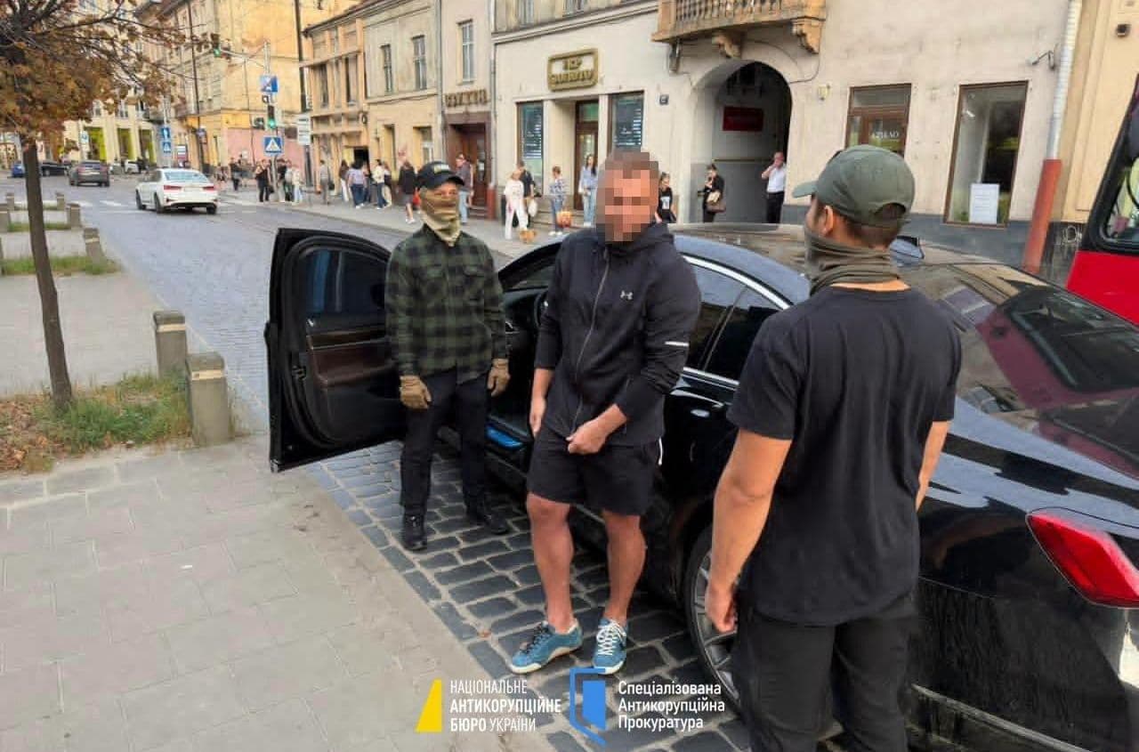 Високопосадовця Офісу Генпрокурора, якого підозрюють у масштабній корупції, спіймали у Львові