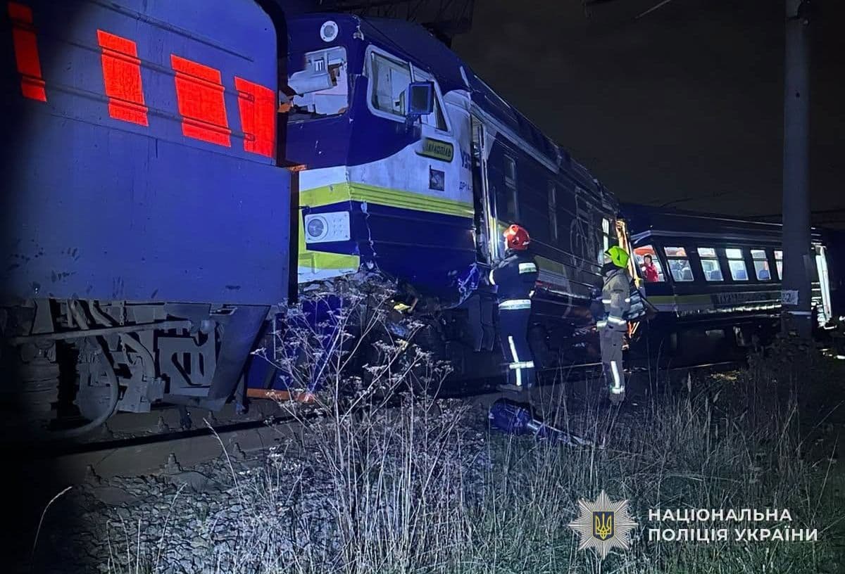 До львівської лікарні госпіталізували постраждалих внаслідок зіткнення потягів на станції «Підзамче»