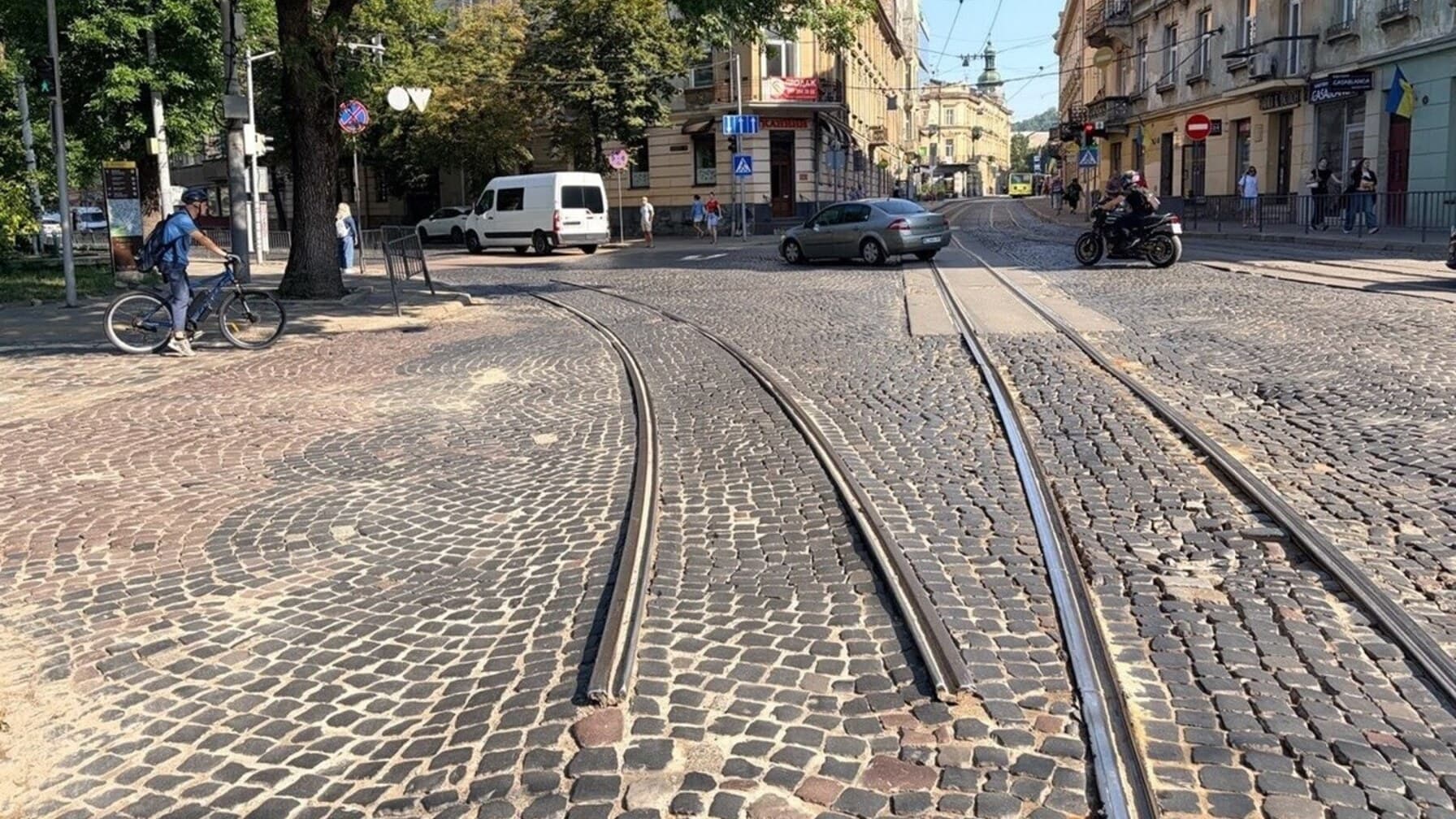 На відрізку вулиці Ігоря Білозіра від Я. Стецька до І. Франка демонтуватимуть колію колишнього трамвайного маршруту №3.