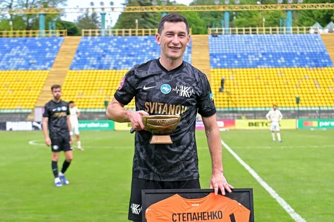 Сьогодні у Львові на стадіоні «Україна» завершив кар’єру колишній капітан збірної Тарас Степаненко / скрін з відео