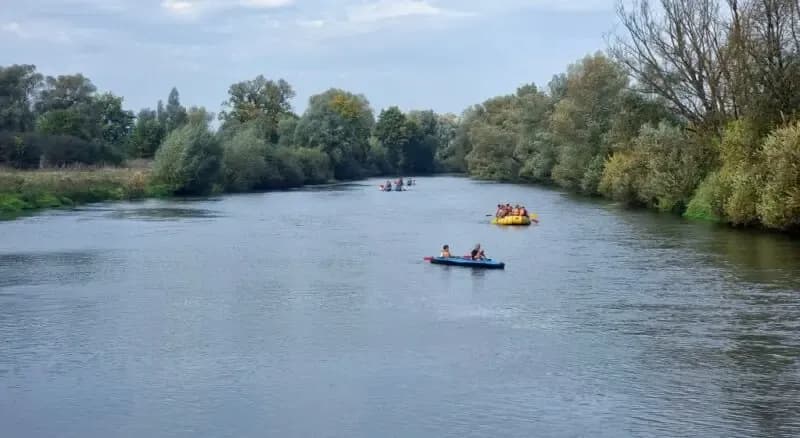 Річка Зубра впадає в Дністер