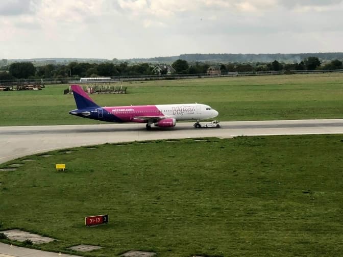 У Львівському аеропорту повідомили деталі аварійної посадки літака