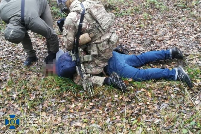 СБУ затримала групу, яка готувала замахи на військове керівництво України