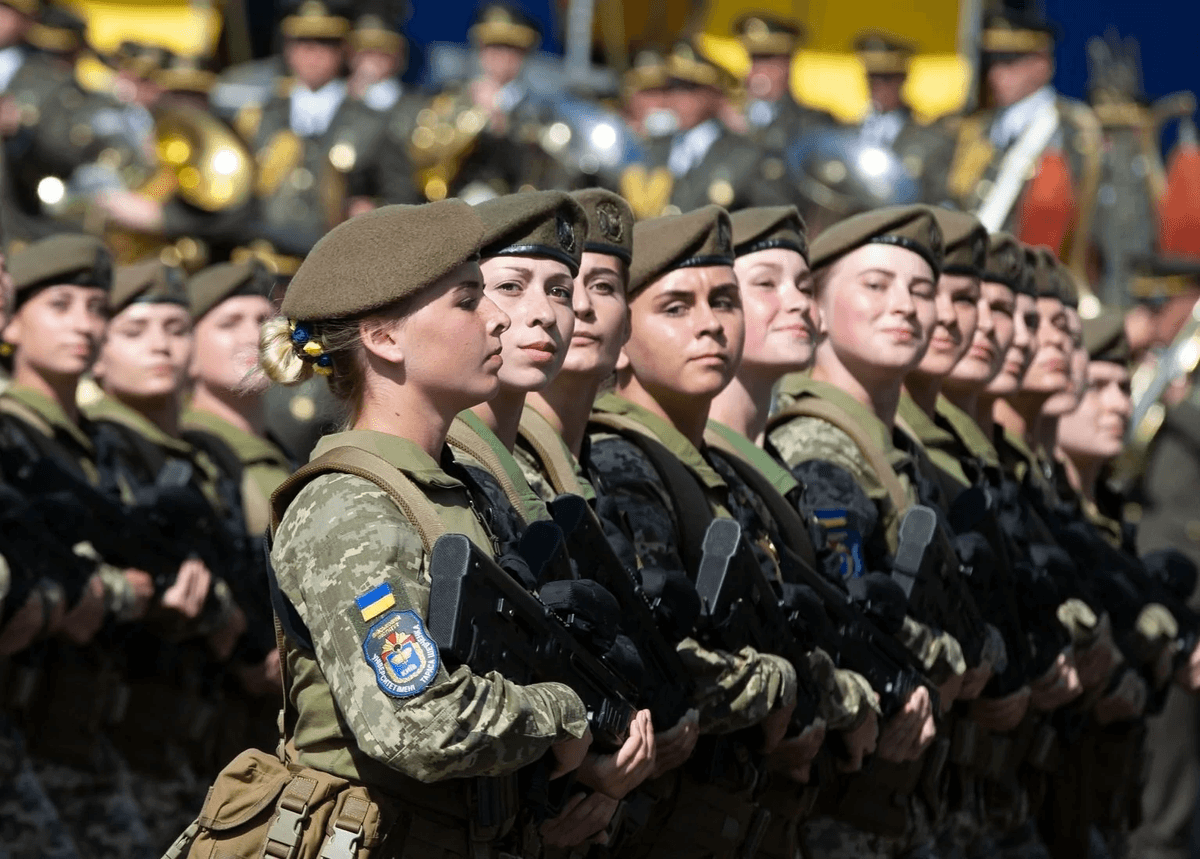 В Сухопутних військах відповіли, чи готується мобілізація жінок. Перед цим кілька жінок потрапили на військовий облік