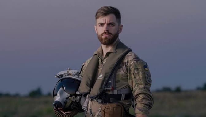 У Києві обікрали могилу легендарного пілота «Джуса»