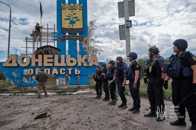 На межі Донеччини й Харківщини підняли український прапор. Фото