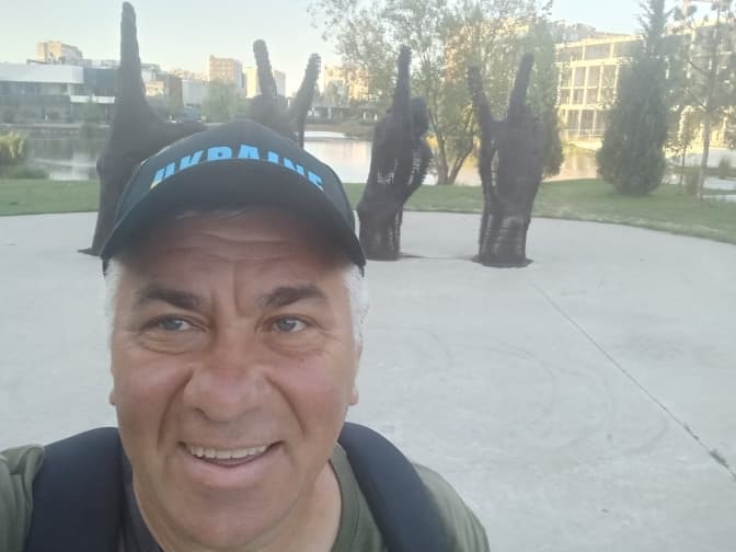 Волонтер зі Львова започаткував марафон на мільйон кроків заради лікування малюка з рідкісною хворобою