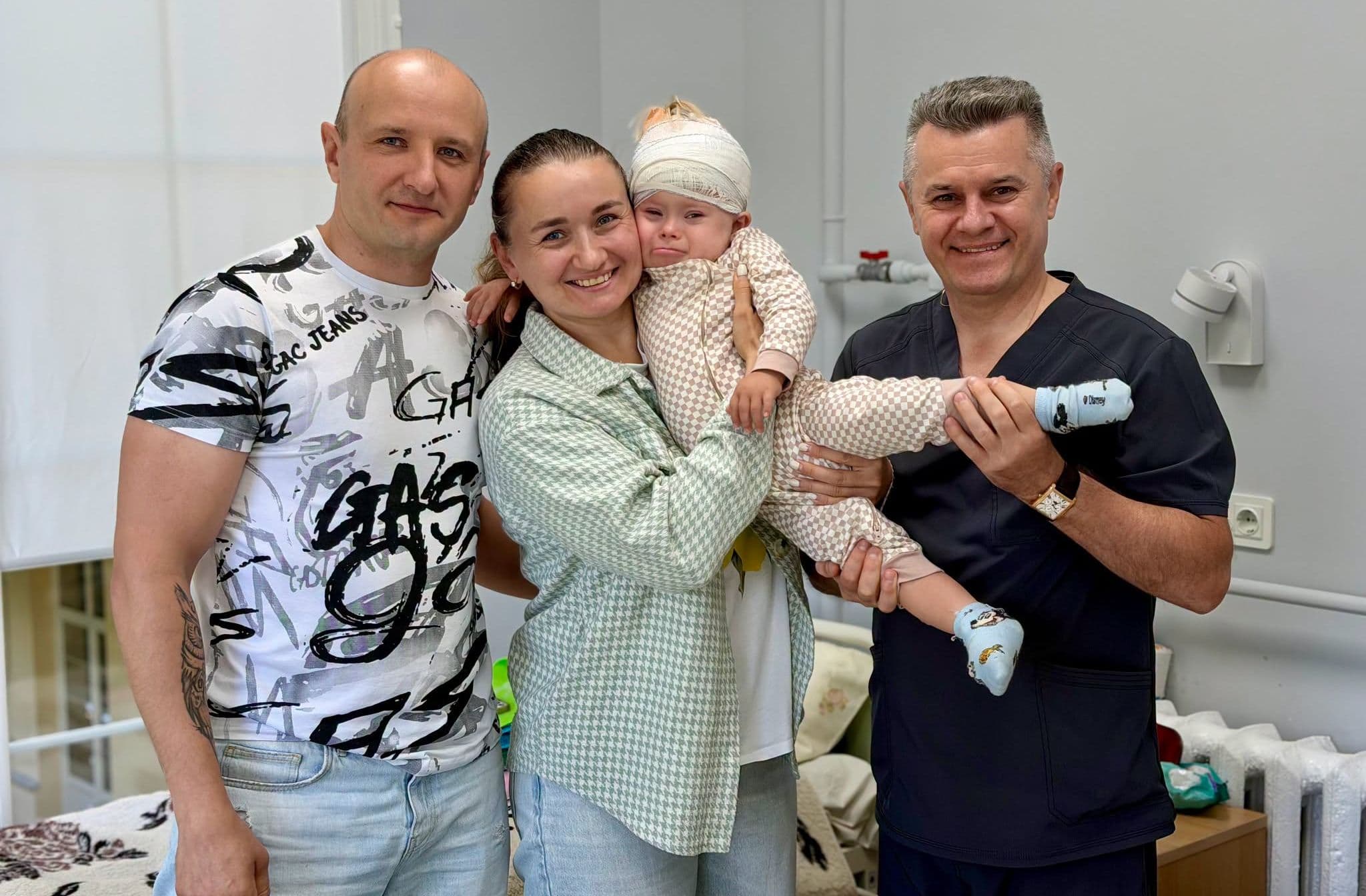 У Львові повернули слух 2-річному хлопчику з синдромом Дауна / фото медзакладу