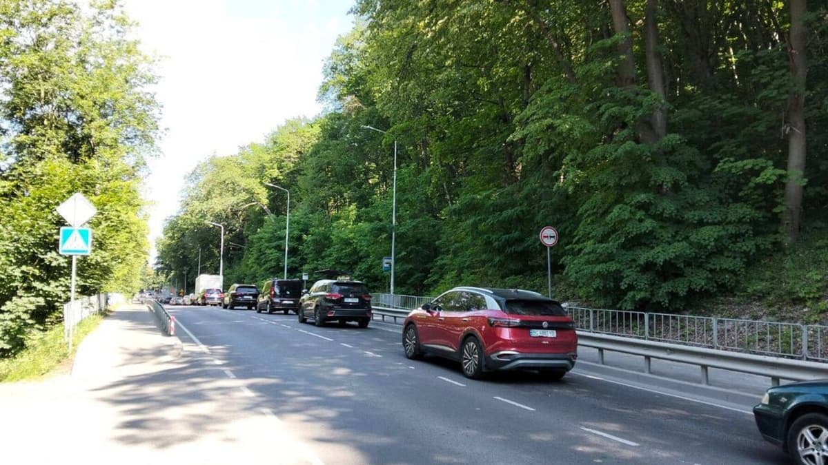 У Личаківському районі відновили рух після ремонту дороги: де саме