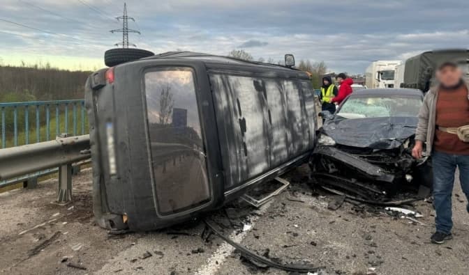 Через ДТП біля Львова частково перекрили рух